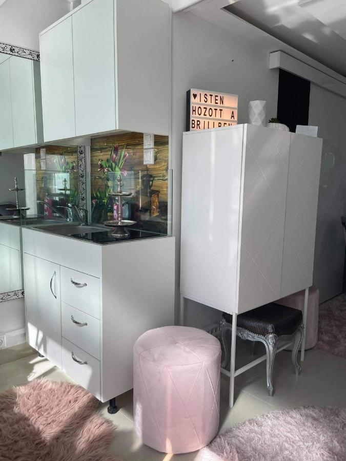 Little Brill Apartment เอ็กเกอร์ ภายนอก รูปภาพ